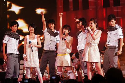 王栎鑫官宣离婚！看看2007年的快男们，婚姻幸福者寥寥无几