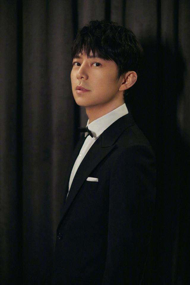 何炅迎46岁生日多位圈内好友凌晨送祝福