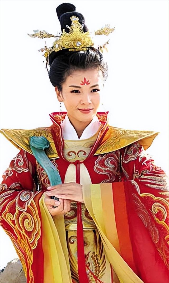 尴尬！刘涛走光事件引网友热议，公众希望明星把握形象与尺度平衡