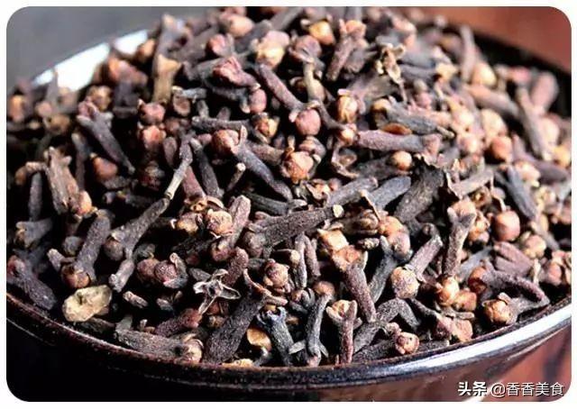 吃货们又爱又恨的大猪蹄子，有人竟把它做出了门道来