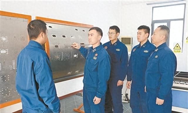 当好一颗“时代的铆钉”