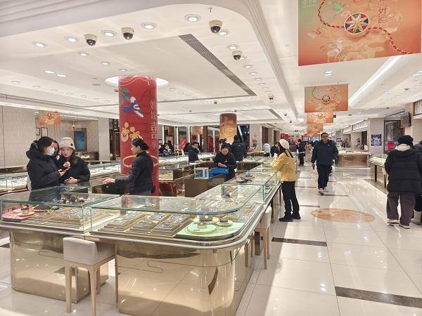 年轻人悄然兴起“淘金热”，“国潮风”金饰品最受青睐