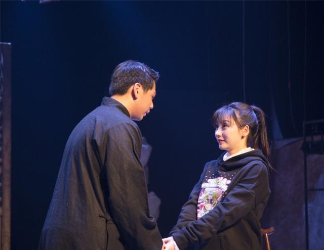 《大闹天竺》南京站 柳岩：夺白客小岳岳银幕初吻