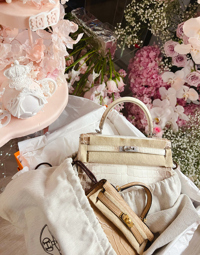 黄晓明绯闻女友叶珂：卖衣服的网红，人称深圳富婆，照片让人脸盲