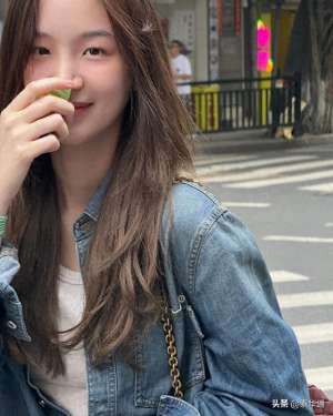 男明星的jj(泰国明星情侣JJ-大能游中国广州晒街头美照)