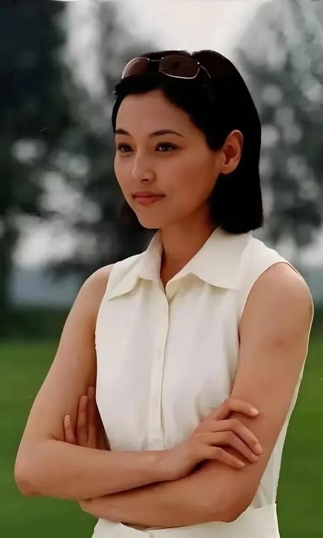 被称为“男人婆”的张延，美到恰如其分，知性且优雅，实力派演员