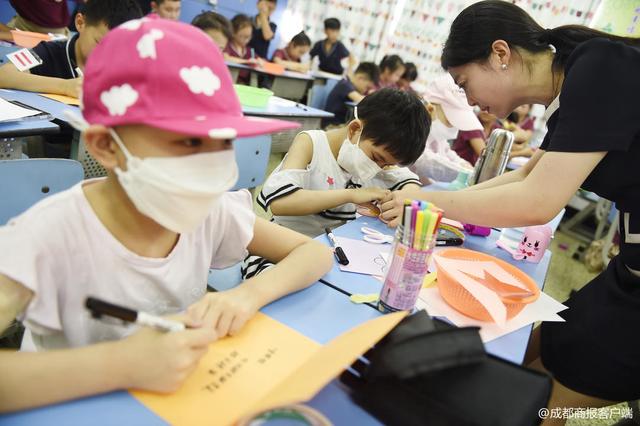 “我每天都在想学校”特殊的开学第一课，白血病儿童“重返”校园