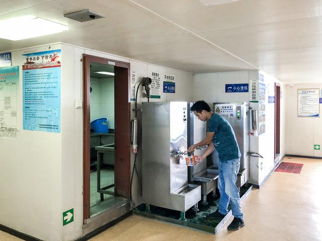 广东到海南岛最便捷的交通方式，四十块钱九十分钟穿越琼州海峡