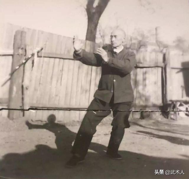 烟台郝家太极梅花螳螂拳嫡传郝斌先生演练的螳螂拳