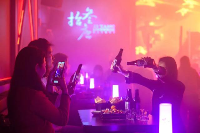 2月23日丨百万抖音红人韩尚霏邀你来拾叁唐Livehouse酒吧听歌！