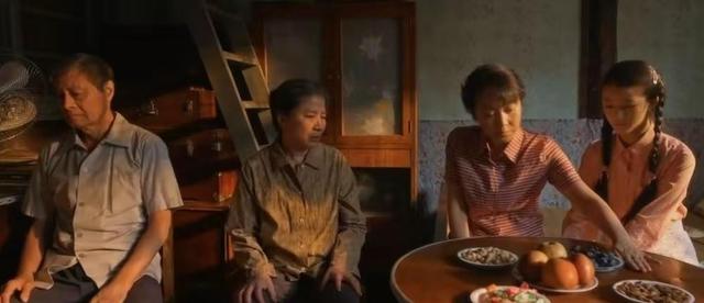 闫妮离婚20年，为何很少提到前夫？直到看到邹伟的职业后就明白了