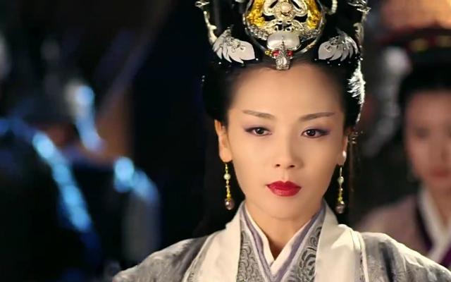 尴尬！刘涛走光事件引网友热议，公众希望明星把握形象与尺度平衡