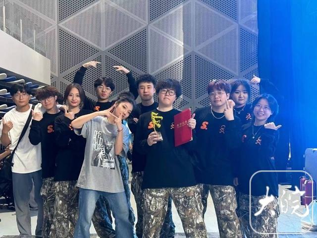 “00后”舞者杨俊一：从内向少年到舞台冠军，用街舞点亮梦想