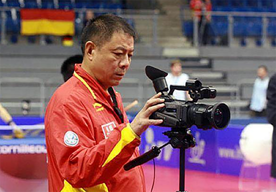 国乒前功勋主教练李晓东现状：曾与王楠闹翻，女儿远嫁奥地利