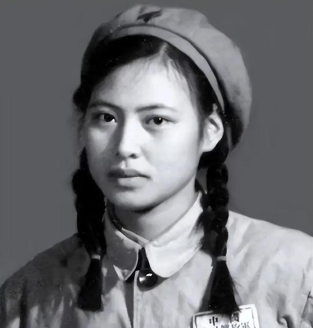 革命爱情，重新牵手：成钧与周月茜的不凡感情经历