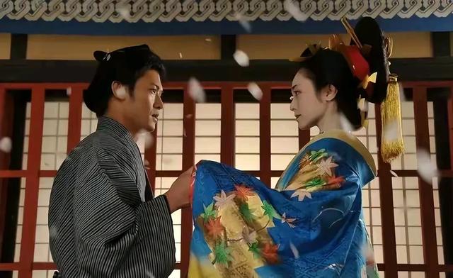 日本大尺度“三级片”【花宵道中】女主的颜值身材谁不迷糊!