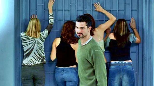 最性感火辣的英超足球宝贝，凯莉·布鲁克的演员转型之路