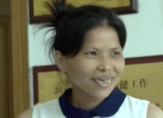 1994年，伍继红692分考上人大，至今失业中，与5个孩子靠低保生活