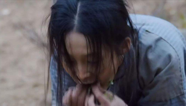 “笨蛋美人”李沁：与杨洋合影十指紧扣，被王大陆冒犯却不敢反抗