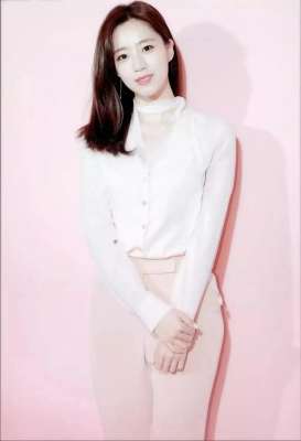 咸恩静(咸恩静，有颜值有才华的人气小花旦)