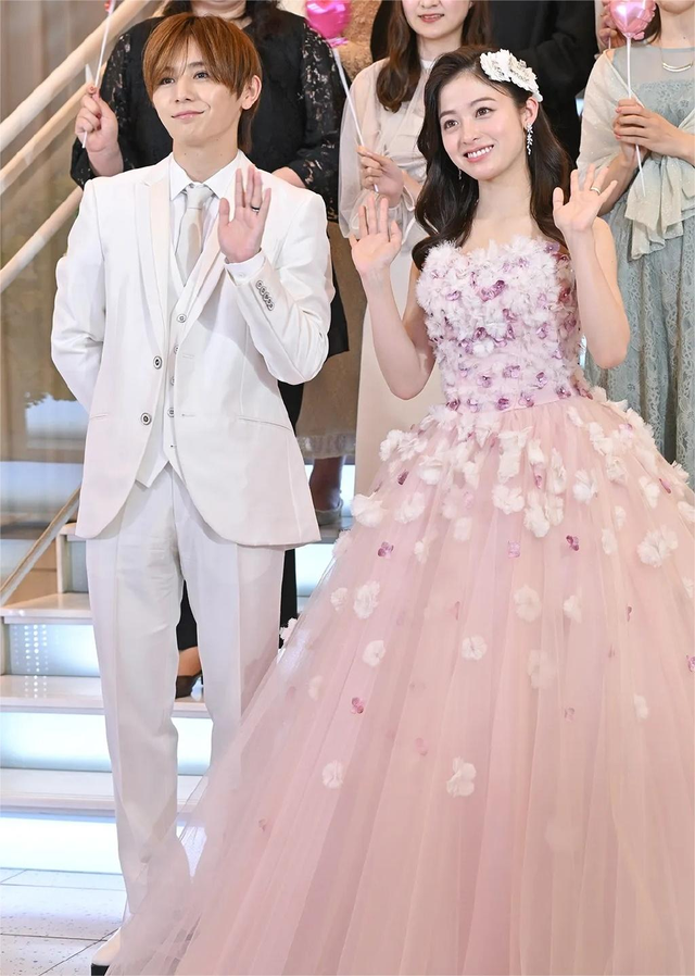 漫改剧《献给国王的无名指》《坠落JK与废人老师》你看了吗？