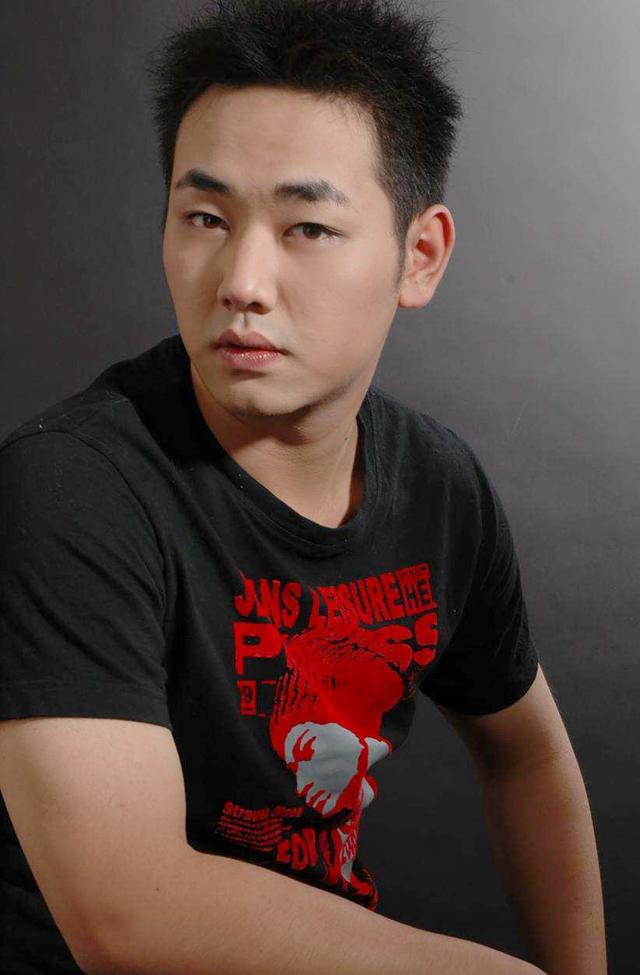 “小龙人”﻿让他一夜成名，影视之路坎坷，如今36岁的他近况如何