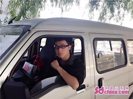 90后小伙白手起家，十年一剑，冲进中超联赛