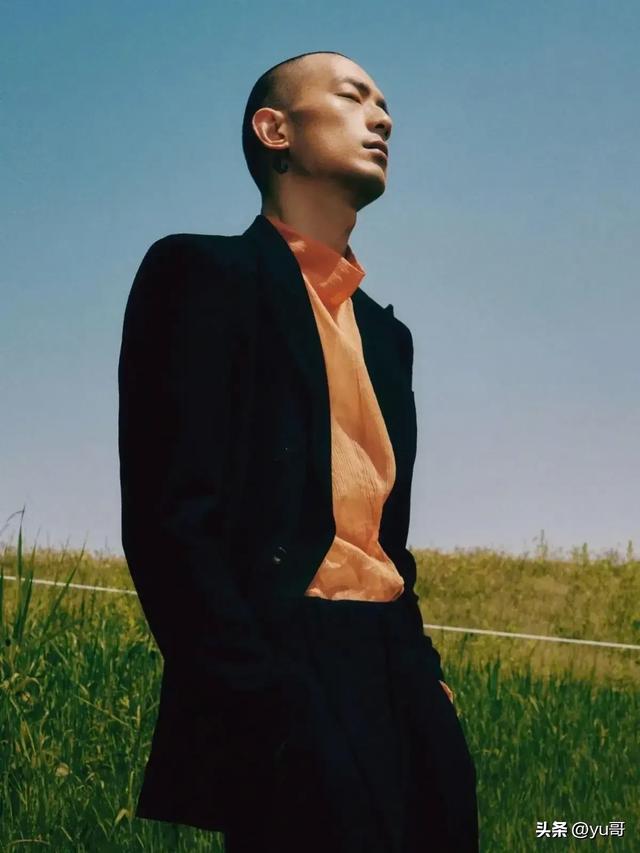 韩国男模朴成镇拍摄夏日写真集，潇洒不羁的帅气散发着荷尔蒙气息