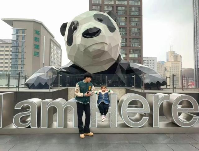 什么神仙哥哥!带6岁妹妹游遍11省20个城市…网友慕了!