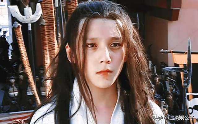 丹凤眼真的是最美眼型，这7位看一眼就再难忘，精致到骨子里