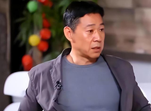 二婚嫁大12岁张丰毅，30年未生子女被张丰毅宠成宝，霍凡有何魅力