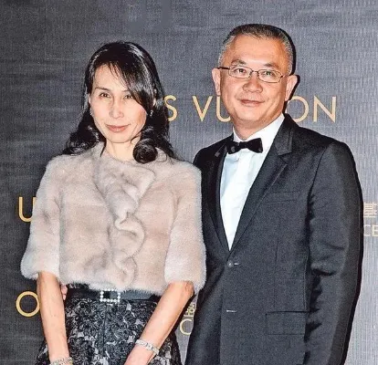 赌王女儿何超凤：52岁被抛弃，百亿身家也难留住爱