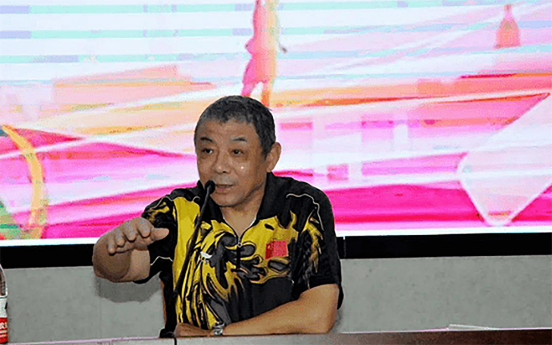 国乒前功勋主教练李晓东现状：曾与王楠闹翻，女儿远嫁奥地利