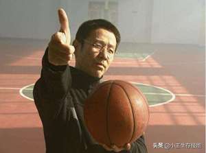 菜刀队肖三(管虎的一部电视剧里面竟然有三个女友)