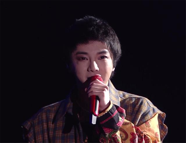 同为快男出道，华晨宇跨年独唱三首歌，他们却要16人合唱一首歌