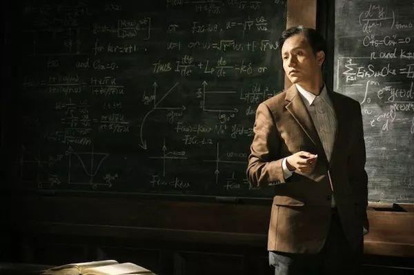 这部介绍中国“民族脊梁”的电影，绝不能沉