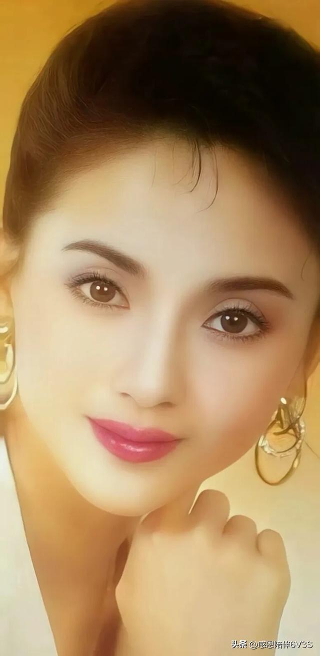 陶慧敏年轻时候的她，堪称众多人心中的女神，