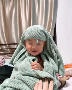 张子琪(3岁男童被生父女友虐待致死，生母：警方说监控过于暴力，仅口头转述)