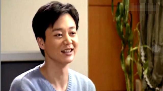 刘奕君：人生低谷期净身出户，二婚娶小娇妻终获幸福