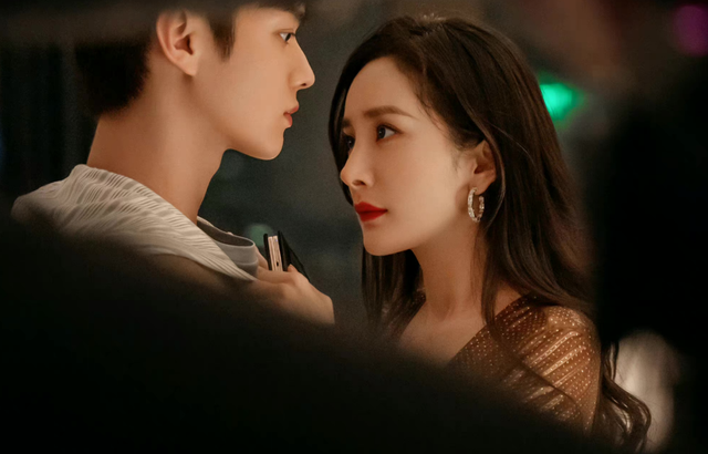 《爱的二八定律》首播！杨幂脸垮被吐槽油腻，跟许凯同框无CP感