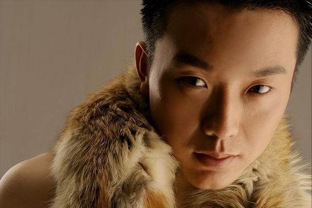 李玉刚跳河自尽？这一次，我看透了内娱的“新骗局”