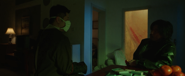 漂白：看到石毕穿着黑丝袜，才明白他才是四人组中隐藏最深的人