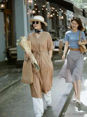 妈妈色(若你刚过50岁，要远离这3种“妈妈装”这样穿才够优雅、气质)