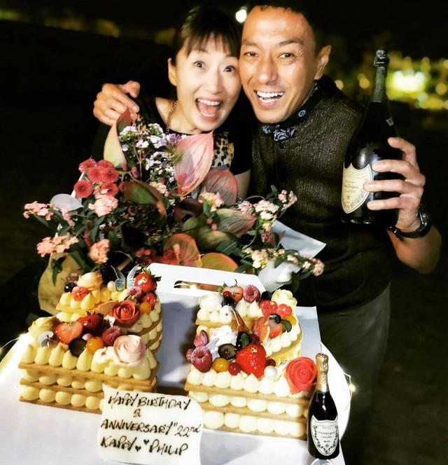 姜皓文庆祝结婚22年，表白爱妻：你开心我便安心！妻子曾拒绝生娃