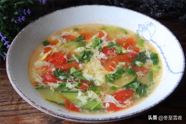 分享一道东北甩袖汤的做法，颜色诱人味道鲜美，教你正宗家常做法