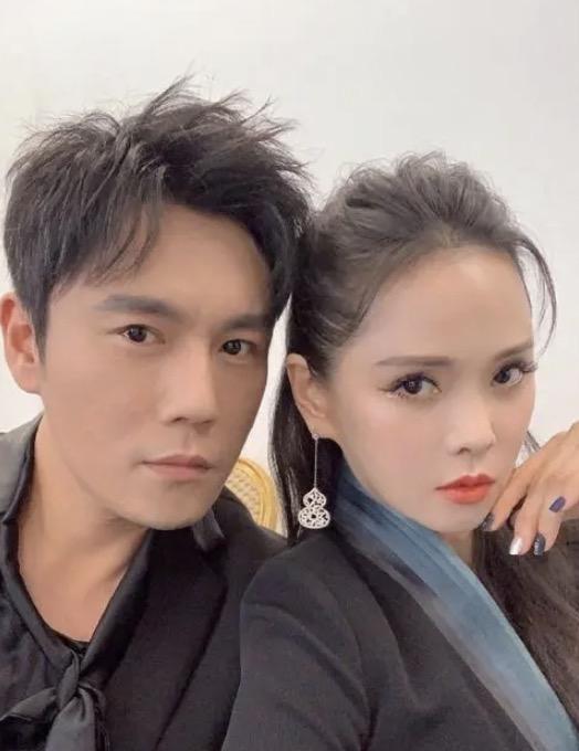 54岁伊能静声音超嗲，与林志玲有一拼，网友：代入自己妈妈简直受不了