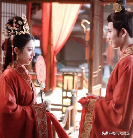 张凌赫《度华年》:大尺度船戏引争议,网友:完全不尊重女性