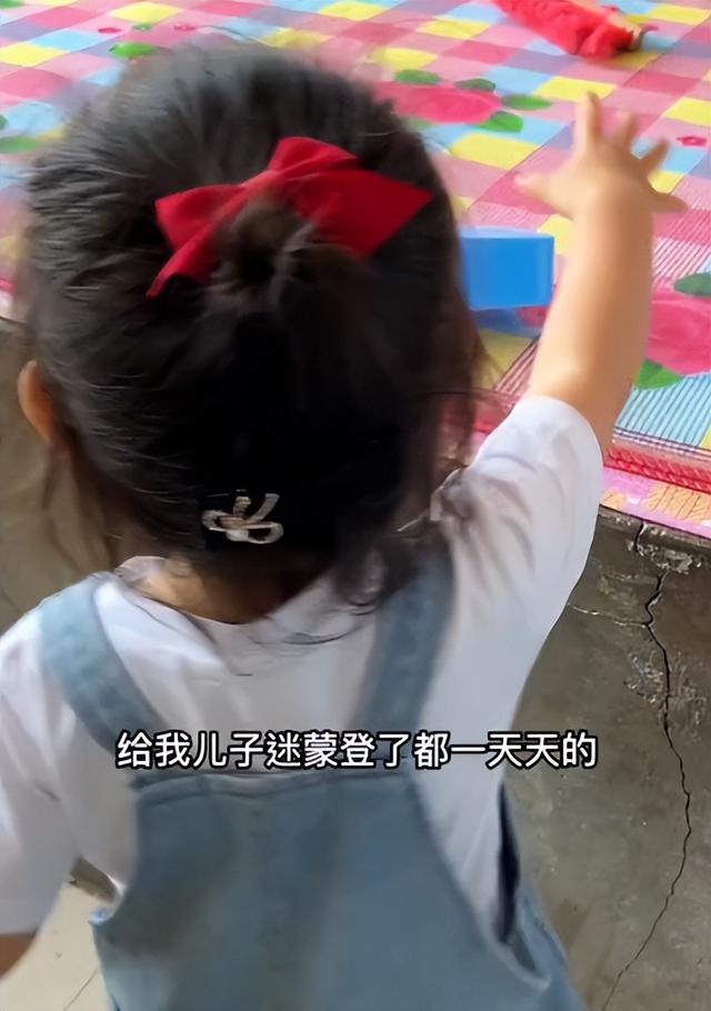 “青梅竹马”小馨馨：闺女跟超市儿子成朋友，连亲妈都磕起CP