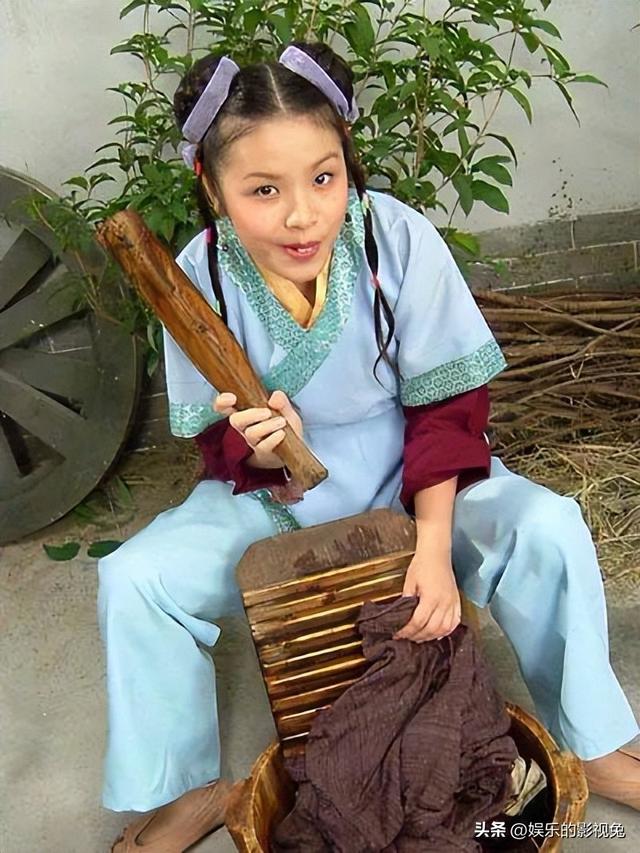 她叫“秋香”，也叫“奀妹”，明明可以靠颜值征服观众，却靠演技