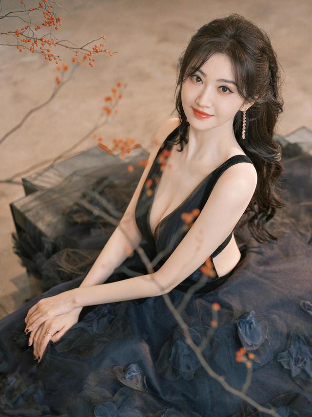 内娱身材最火辣的几位女星，谁的曲线最惊艳？